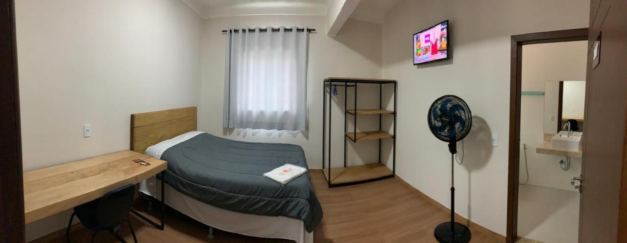 ברבסנה Hotel Alianca מראה חיצוני תמונה